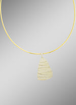 Omega-Reif mit Struktur 